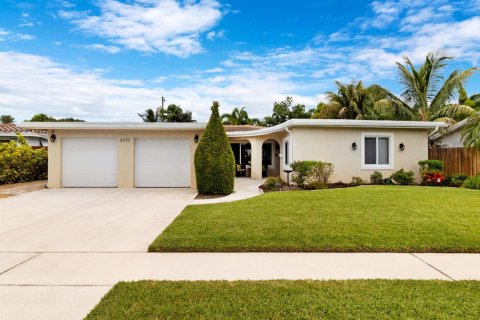 House in Fort Lauderdale, Florida 3 bedrooms, 237.83 sq.m. № 2171539