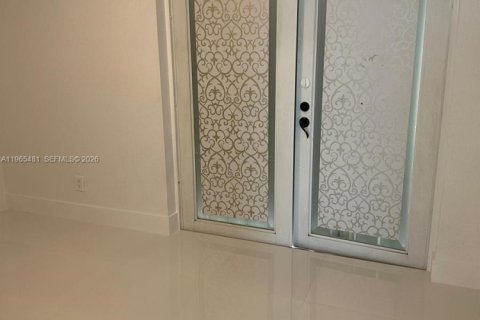 Townhouse in Miami, Florida 3 bedrooms, 126.81 sq.m. № 2027116 - photo 29