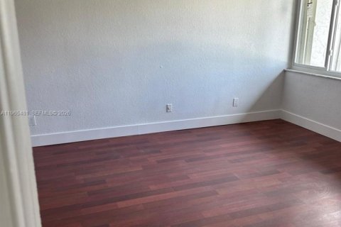 Townhouse in Miami, Florida 3 bedrooms, 126.81 sq.m. № 2027116 - photo 19