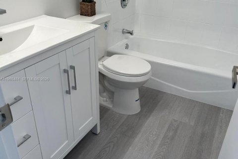 Townhouse in Miami, Florida 3 bedrooms, 126.81 sq.m. № 2027116 - photo 27