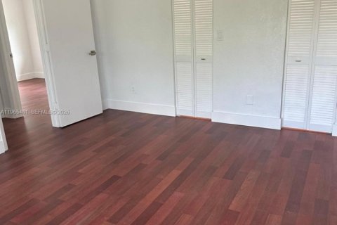 Townhouse in Miami, Florida 3 bedrooms, 126.81 sq.m. № 2027116 - photo 20