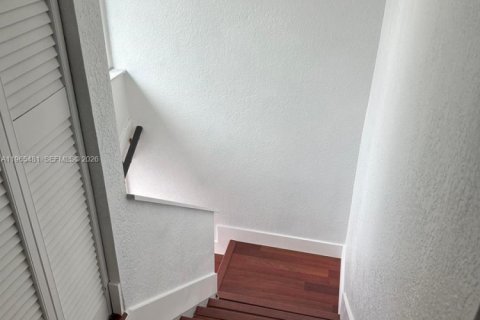 Townhouse in Miami, Florida 3 bedrooms, 126.81 sq.m. № 2027116 - photo 16