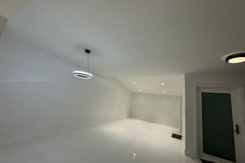 Townhouse in Miami, Florida 3 bedrooms, 126.81 sq.m. № 2027116 - photo 7