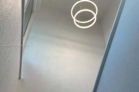 Townhouse in Miami, Florida 3 bedrooms, 126.81 sq.m. № 2027116 - photo 15