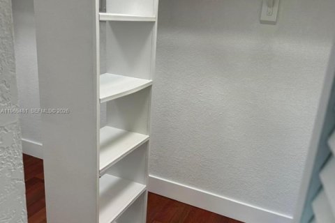 Townhouse in Miami, Florida 3 bedrooms, 126.81 sq.m. № 2027116 - photo 18