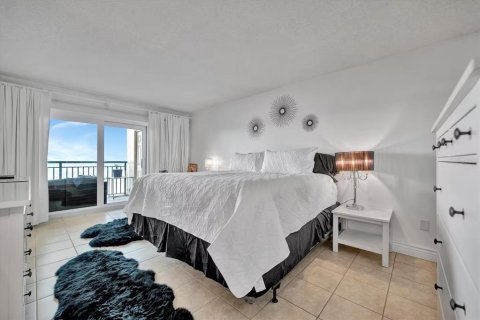 Copropriété à louer à Clearwater, Floride: 2 chambres, 101.64 m2 № 2296587 - photo 8