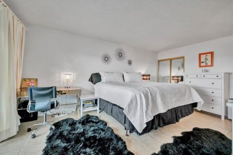 Copropriété à louer à Clearwater, Floride: 2 chambres, 101.64 m2 № 2296587 - photo 9