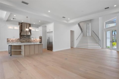 House in Sarasota, Florida 4 bedrooms, 349.78 sq.m. № 2208570 - photo 21