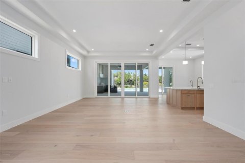 House in Sarasota, Florida 4 bedrooms, 349.78 sq.m. № 2208570 - photo 10