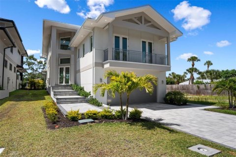 House in Sarasota, Florida 4 bedrooms, 349.78 sq.m. № 2208570 - photo 3