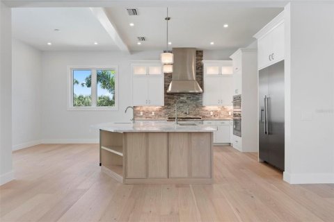 House in Sarasota, Florida 4 bedrooms, 349.78 sq.m. № 2208570 - photo 23