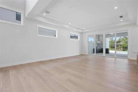 House in Sarasota, Florida 4 bedrooms, 349.78 sq.m. № 2208570 - photo 13