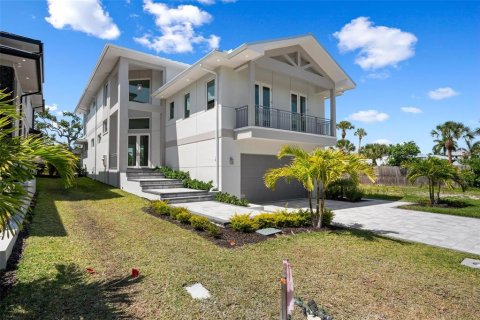 House in Sarasota, Florida 4 bedrooms, 349.78 sq.m. № 2208570 - photo 2