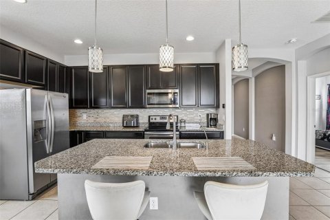 Casa en Davenport, Florida 4 dormitorios, 169.18 m2 № 2126388