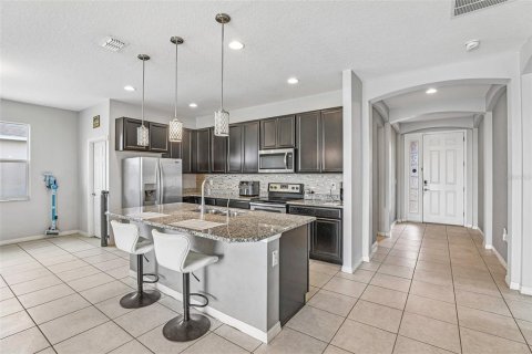 House in Davenport, Florida 4 bedrooms, 169.18 sq.m. № 2126388 - photo 6
