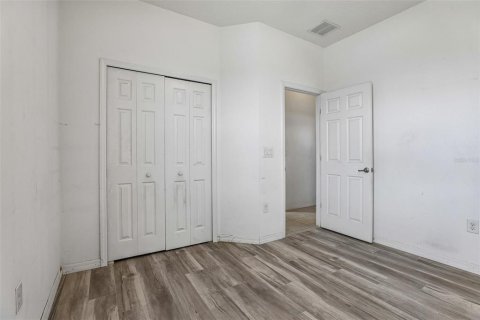 House in Davenport, Florida 4 bedrooms, 169.18 sq.m. № 2126388 - photo 16