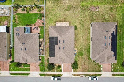 House in Davenport, Florida 4 bedrooms, 169.18 sq.m. № 2126388 - photo 24
