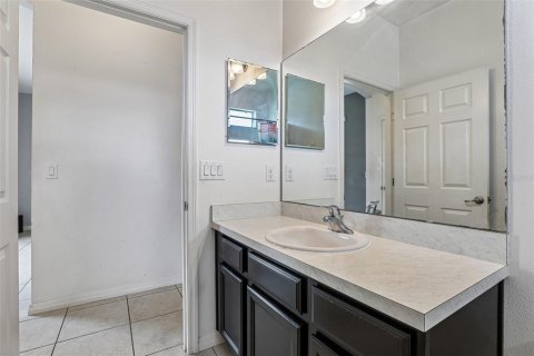 House in Davenport, Florida 4 bedrooms, 169.18 sq.m. № 2126388 - photo 15