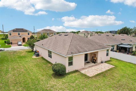 House in Davenport, Florida 4 bedrooms, 169.18 sq.m. № 2126388 - photo 26
