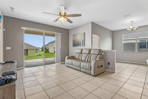 House in Davenport, Florida 4 bedrooms, 169.18 sq.m. № 2126388 - photo 8
