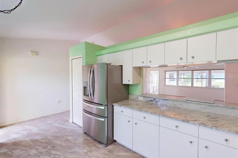 House in Englewood, Florida 3 bedrooms, 150.22 sq.m. № 1746780 - photo 13