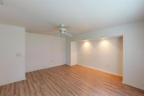 House in Englewood, Florida 3 bedrooms, 150.22 sq.m. № 1746780 - photo 15