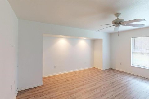 House in Englewood, Florida 3 bedrooms, 150.22 sq.m. № 1746780 - photo 16