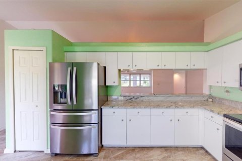 House in Englewood, Florida 3 bedrooms, 150.22 sq.m. № 1746780 - photo 11