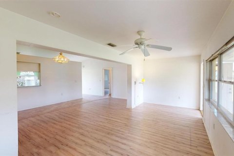 House in Englewood, Florida 3 bedrooms, 150.22 sq.m. № 1746780 - photo 7