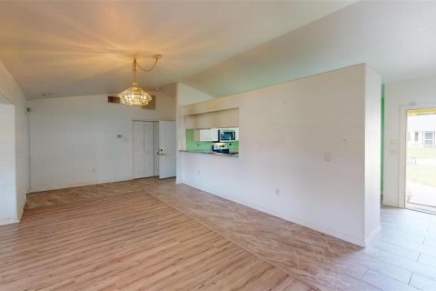 House in Englewood, Florida 3 bedrooms, 150.22 sq.m. № 1746780 - photo 2
