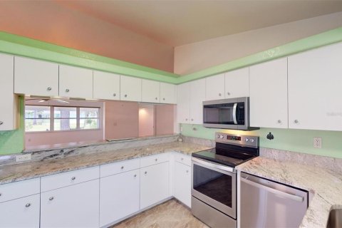 House in Englewood, Florida 3 bedrooms, 150.22 sq.m. № 1746780 - photo 12