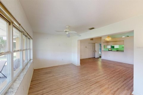 House in Englewood, Florida 3 bedrooms, 150.22 sq.m. № 1746780 - photo 6