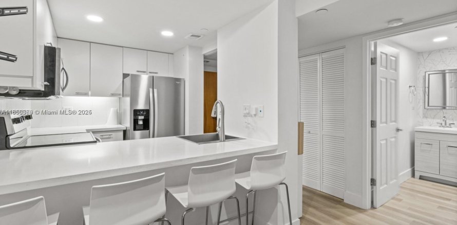 Estudio en el Condominio en Miami, Florida № 1896908