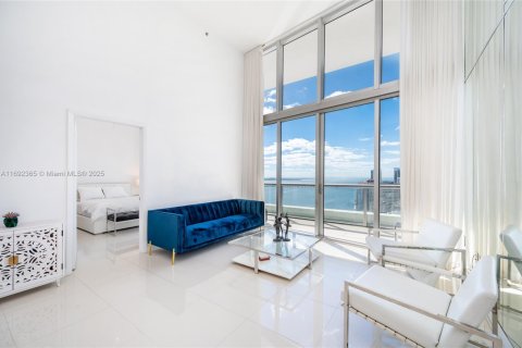 Condo in Miami, Florida, 2 bedrooms  № 2061426 - photo 3