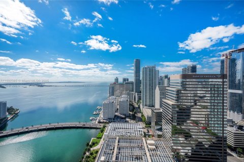 Condo in Miami, Florida, 2 bedrooms  № 2061426 - photo 13