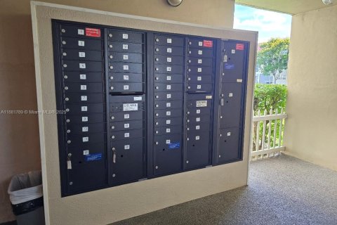 Купить кондоминиум в Санрайз, Флорида 1 спальня, 59.46м2, № 1942456 - фото 10