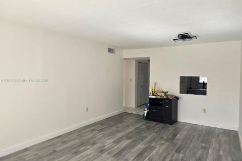 Купить кондоминиум в Санрайз, Флорида 1 спальня, 59.46м2, № 1942456 - фото 13