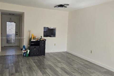 Купить кондоминиум в Санрайз, Флорида 1 спальня, 59.46м2, № 1942456 - фото 17