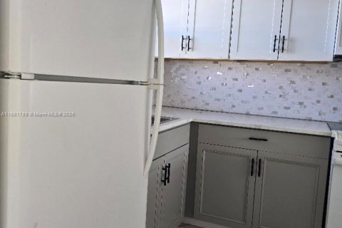 Купить кондоминиум в Санрайз, Флорида 1 спальня, 59.46м2, № 1942456 - фото 21