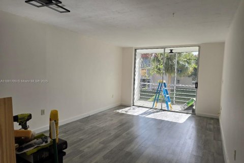 Купить кондоминиум в Санрайз, Флорида 1 спальня, 59.46м2, № 1942456 - фото 18