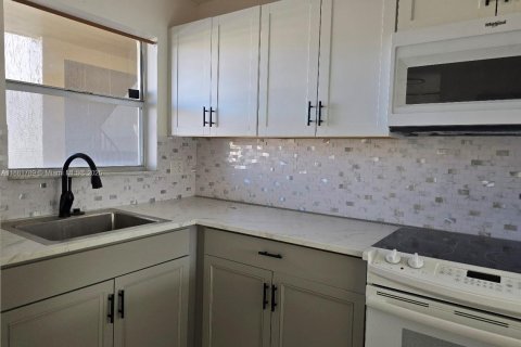 Купить кондоминиум в Санрайз, Флорида 1 спальня, 59.46м2, № 1942456 - фото 6