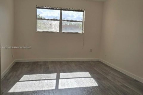 Купить кондоминиум в Санрайз, Флорида 1 спальня, 59.46м2, № 1942456 - фото 9