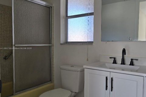 Купить кондоминиум в Санрайз, Флорида 1 спальня, 59.46м2, № 1942456 - фото 4