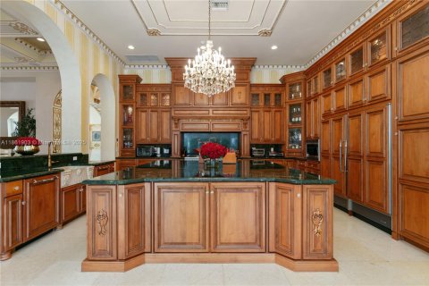 Купить виллу или дом в Уэстон, Флорида 8 спален, 955.5м2, № 1892216 - фото 18