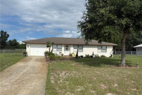 House in Lake Placid, Florida 3 bedrooms, 114.36 sq.m. № 2400295