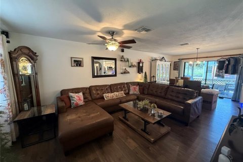 House in Lake Placid, Florida 3 bedrooms, 114.36 sq.m. № 2400295 - photo 24