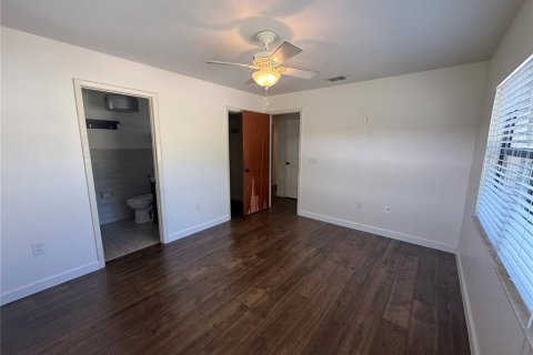 House in Lake Placid, Florida 3 bedrooms, 114.36 sq.m. № 2400295 - photo 12