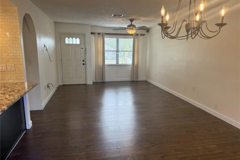 House in Lake Placid, Florida 3 bedrooms, 114.36 sq.m. № 2400295 - photo 6