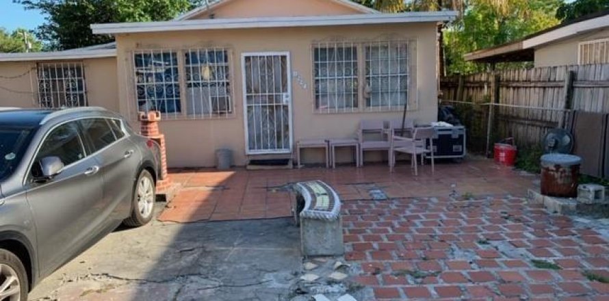 Casa en Miami, Florida 4 dormitorios, 119.19 m2 № 2085232