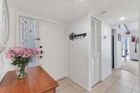 Condo in Sarasota, Florida, 2 bedrooms  № 1716680 - photo 25